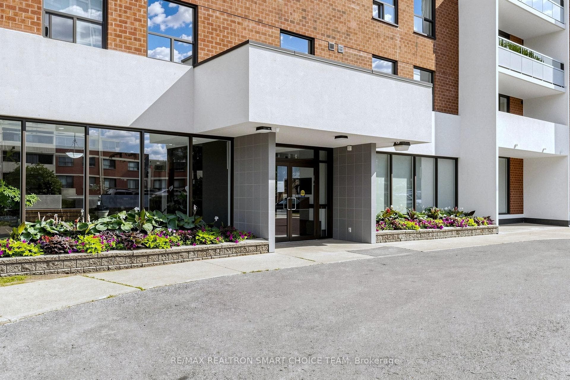 907- 1250 Bridletowne Circle — property photo