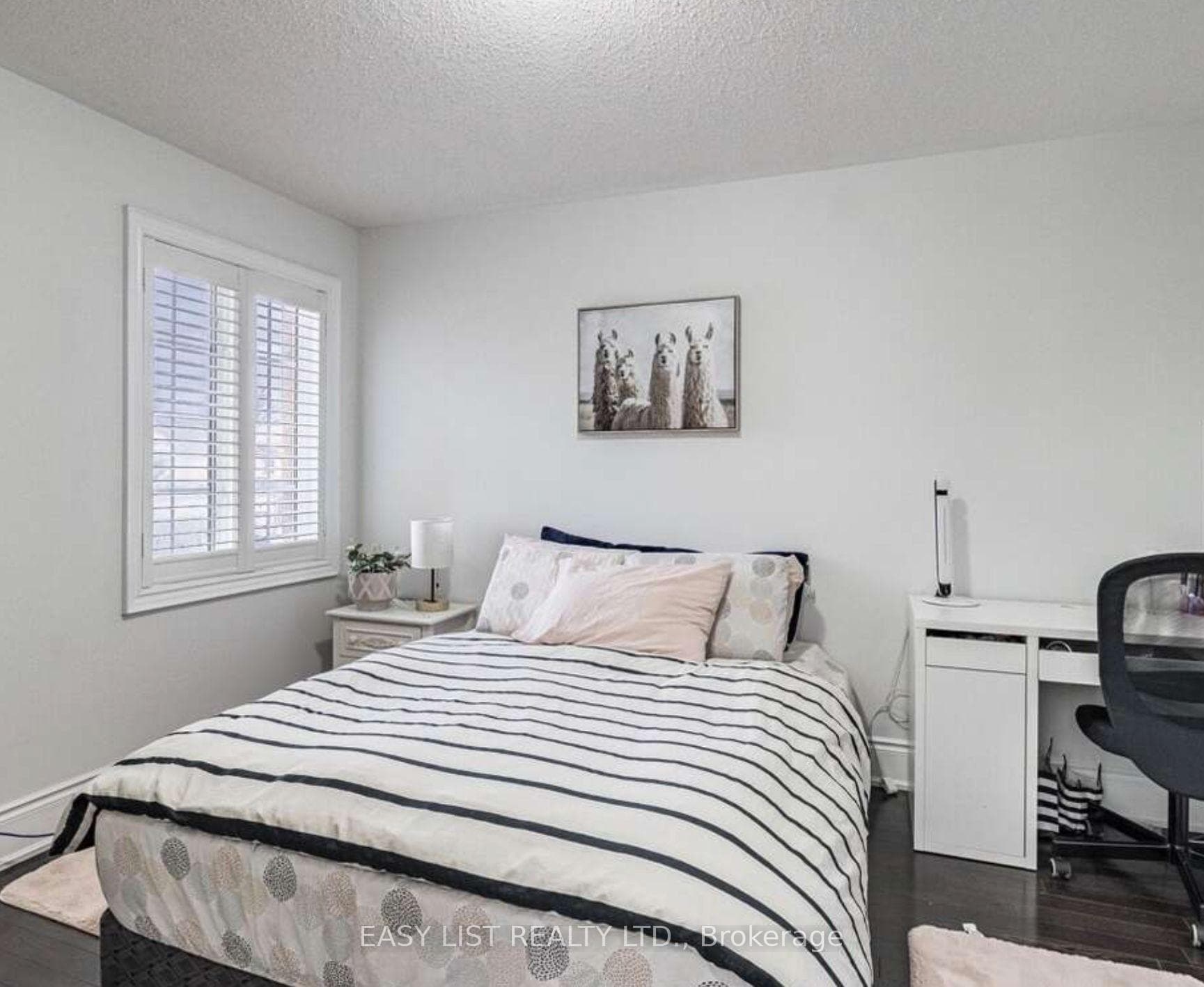 3562 Aquinas Avenue — property photo