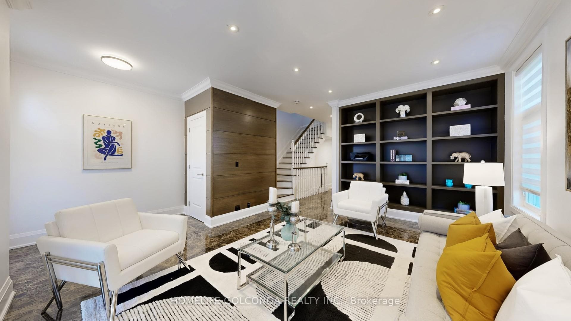 2466B Bayview Avenue — property photo