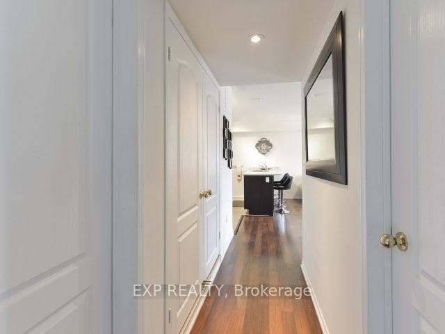 7- 129 Isaac Devins Boulevard — property photo