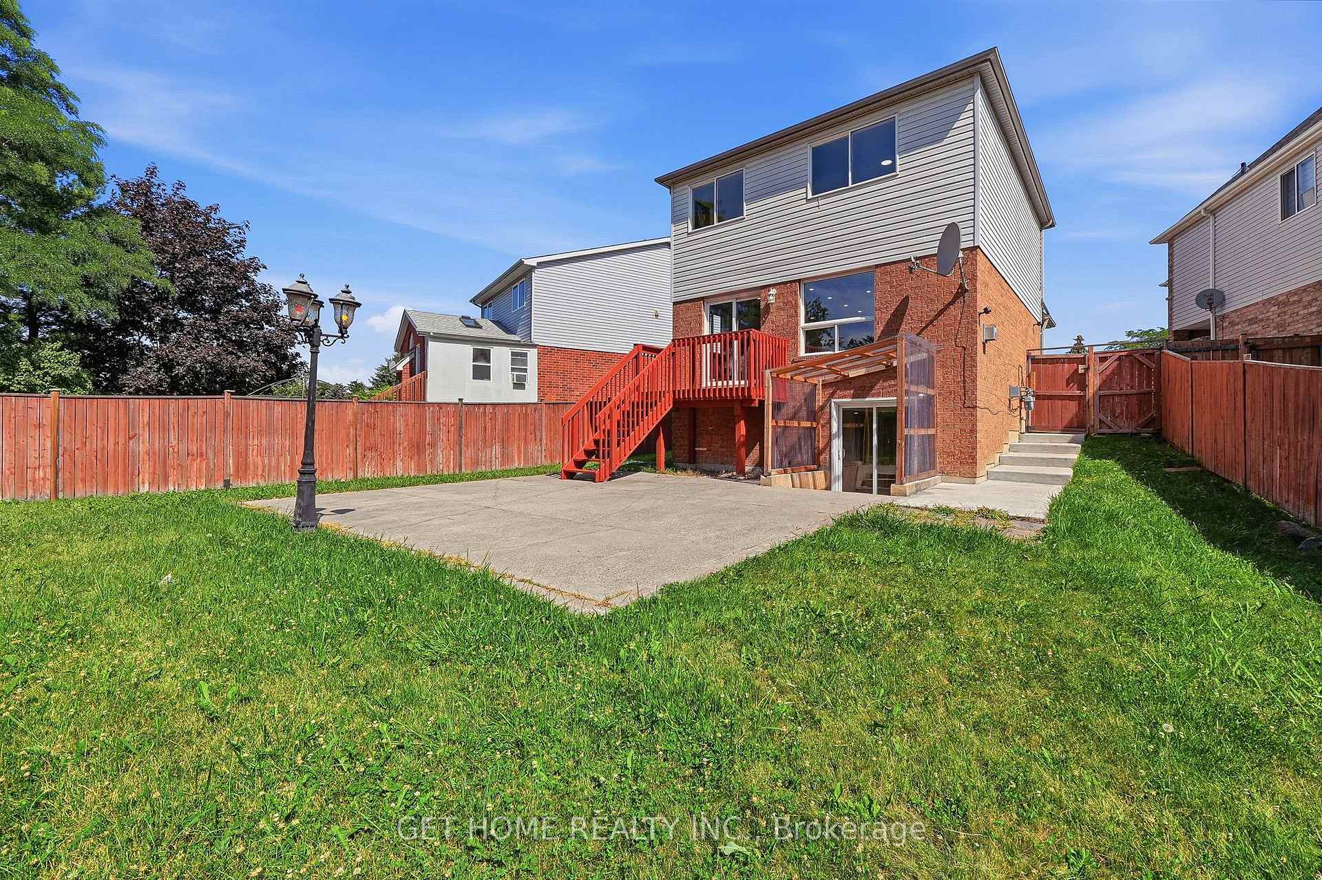 50 Willow Park Drive — property photo