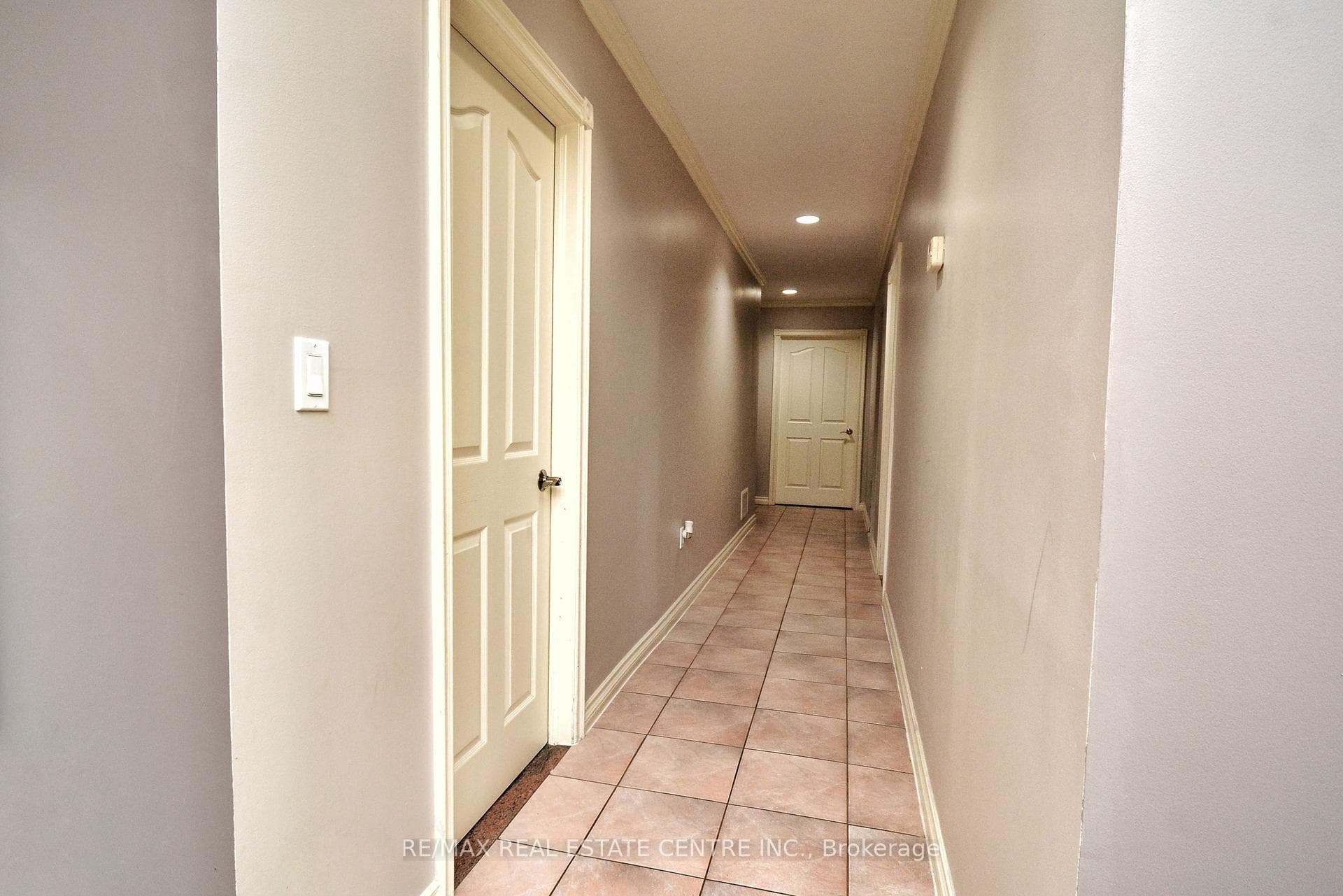 20 Crescent Hill Drive — property photo