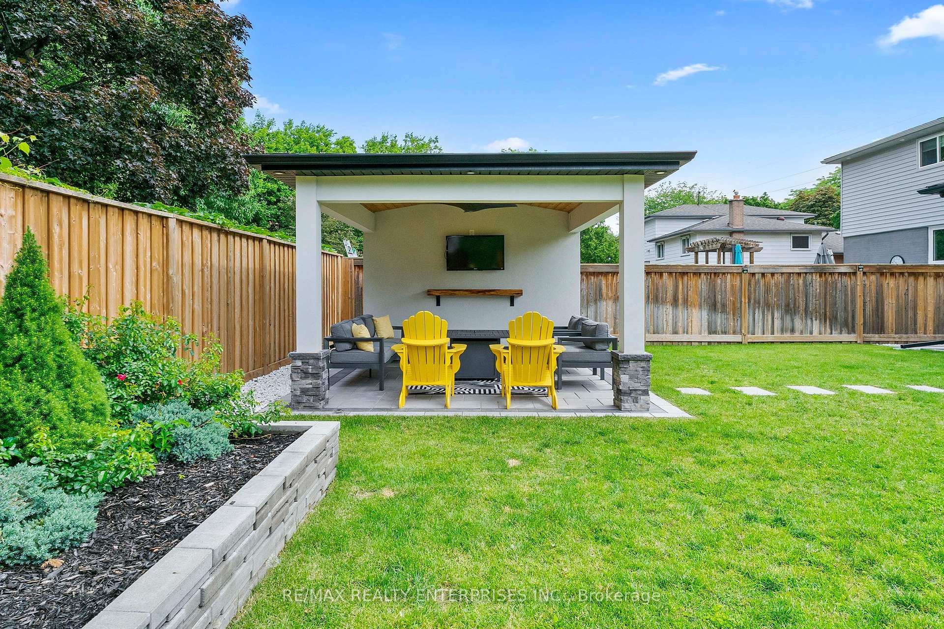 1829 Barsuda Drive — property photo