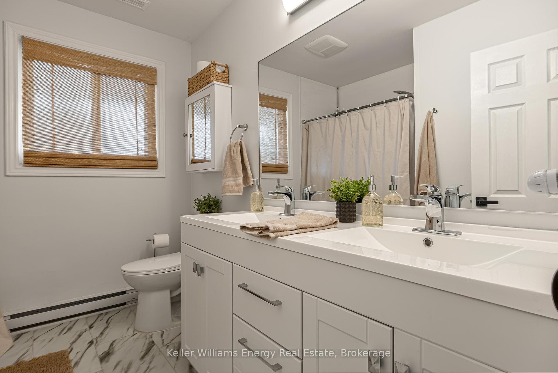 405 Bernhard Crescent — property photo
