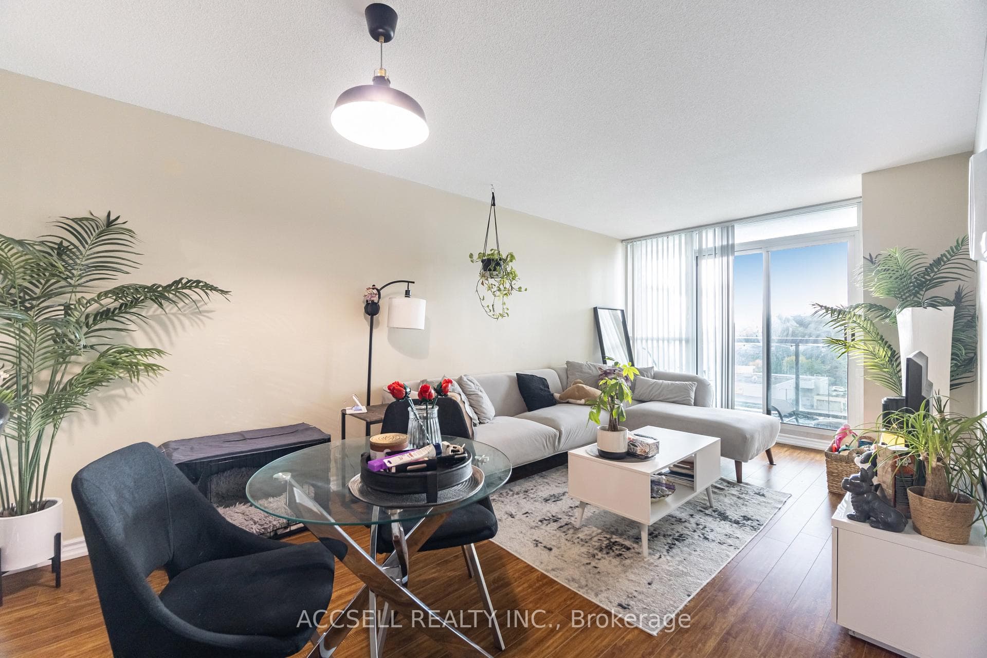 68 Grangeway Avenue — property photo