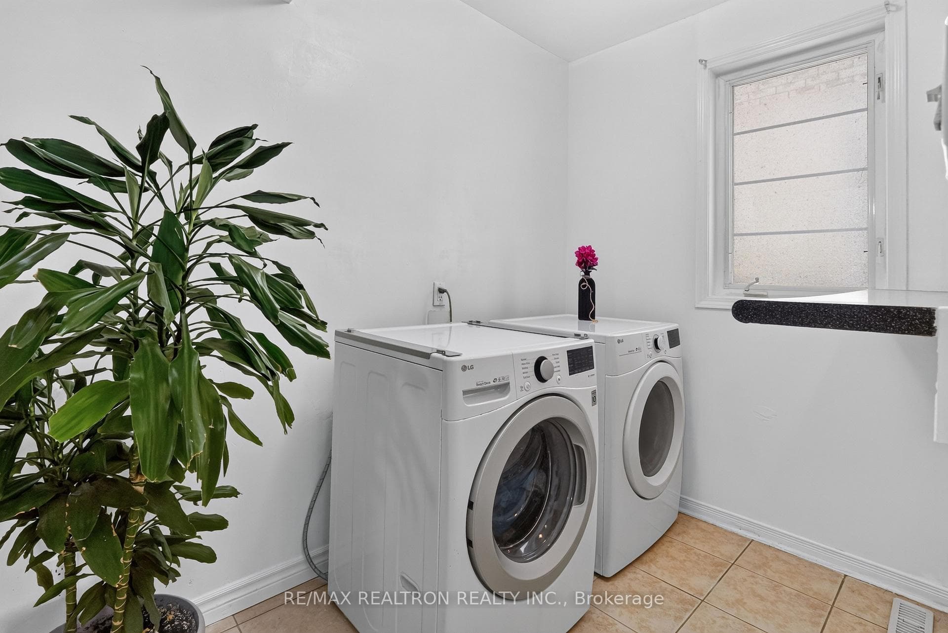24 Cullcastle Street — property photo