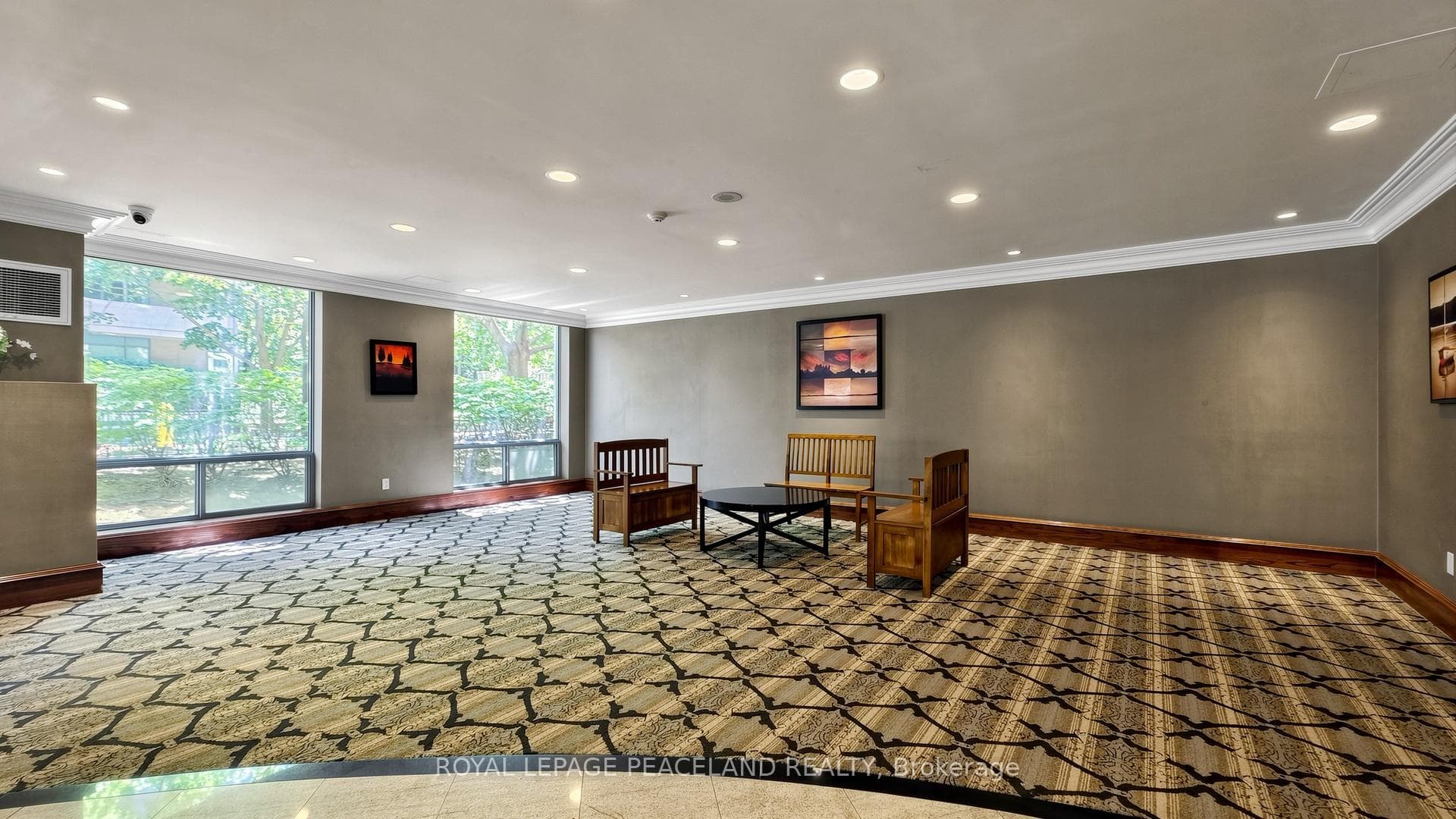 409- 18 Pemberton Avenue — property photo