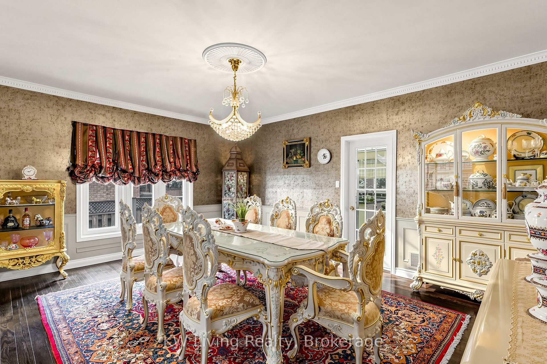 28 Edmund Crescent — property photo