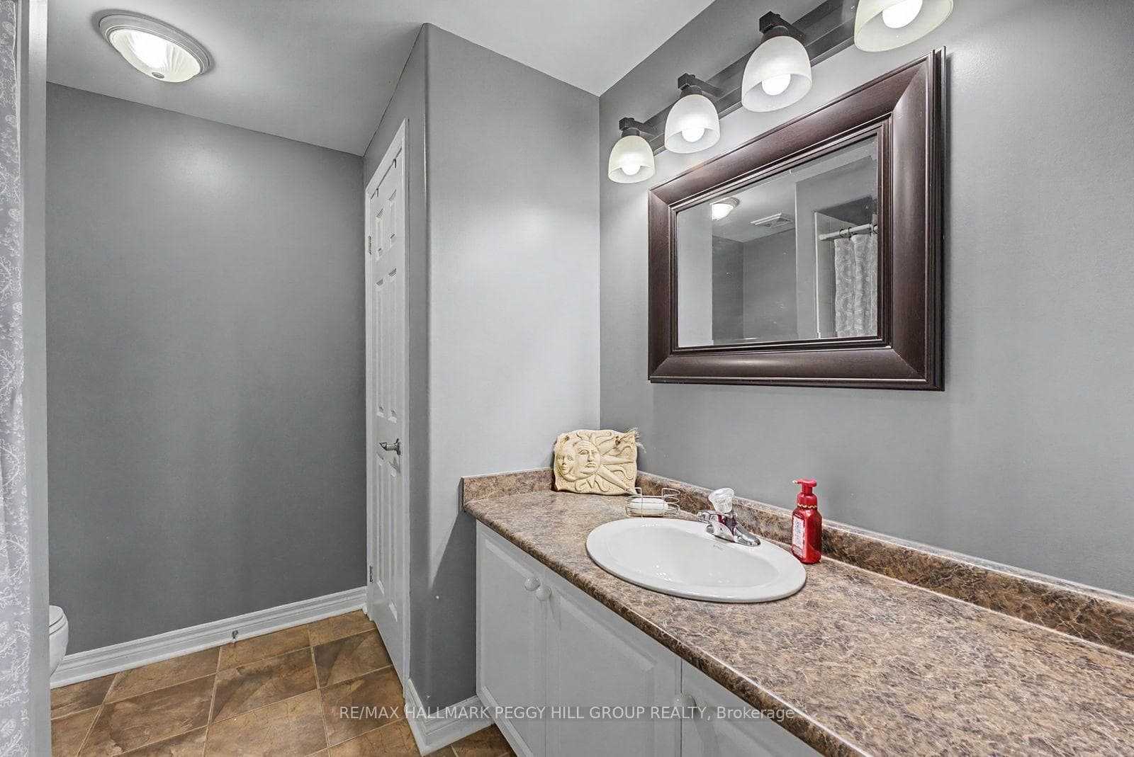 16 Blackbird Lane — property photo