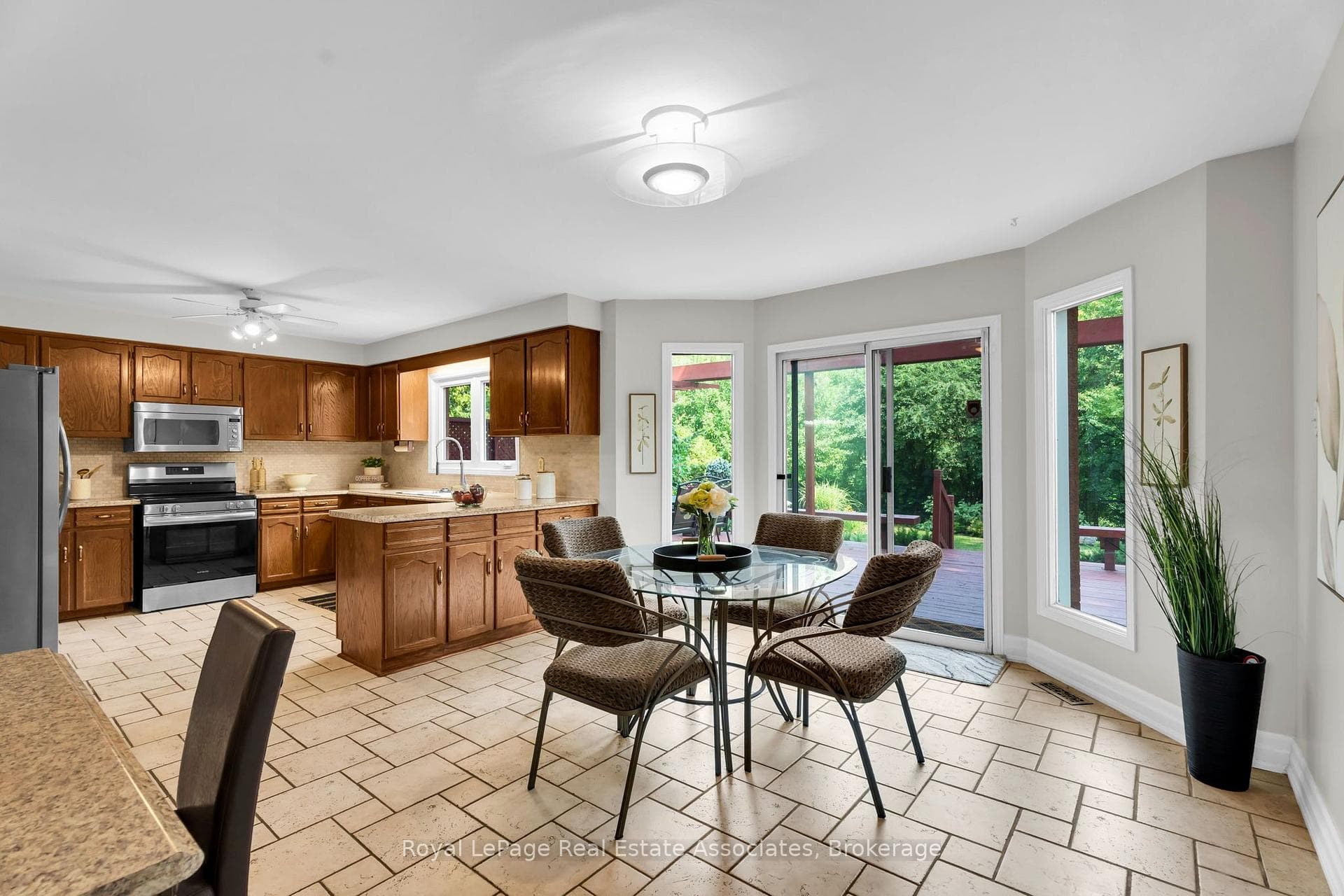 82 Turtlecreek Boulevard — property photo