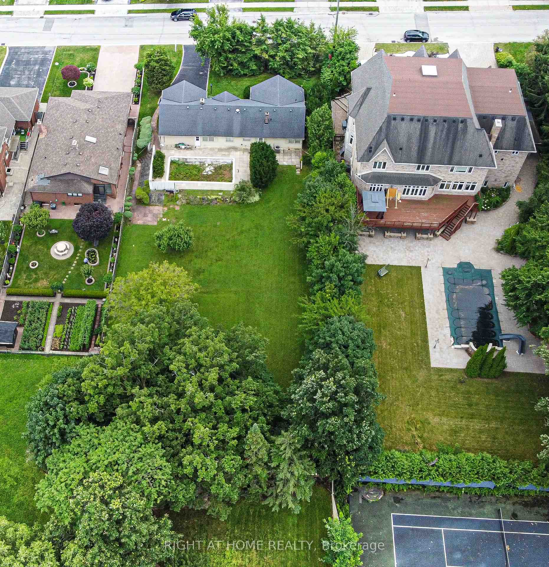 46 Roosevelt Drive — property photo