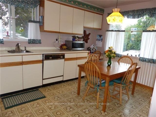34 Morgan Avenue — property photo