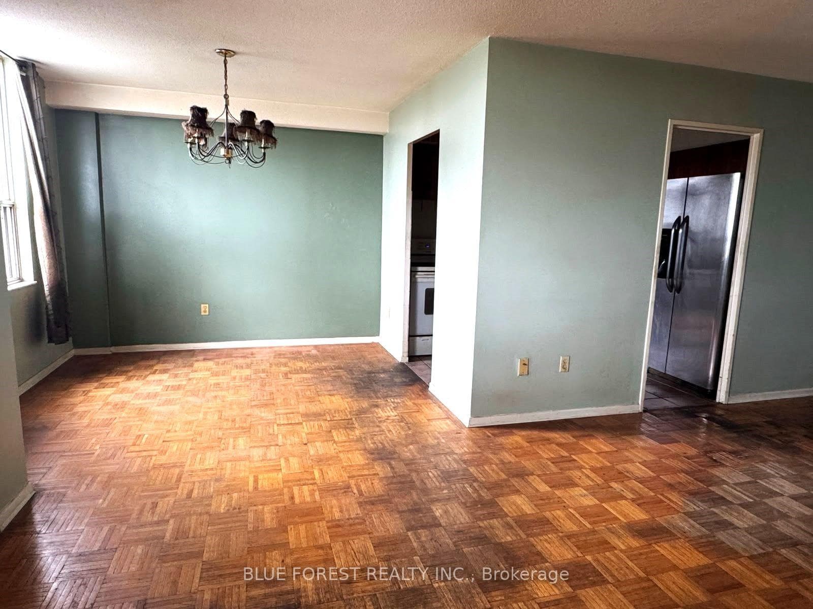 1009- 5 SHADY Golfway — property photo