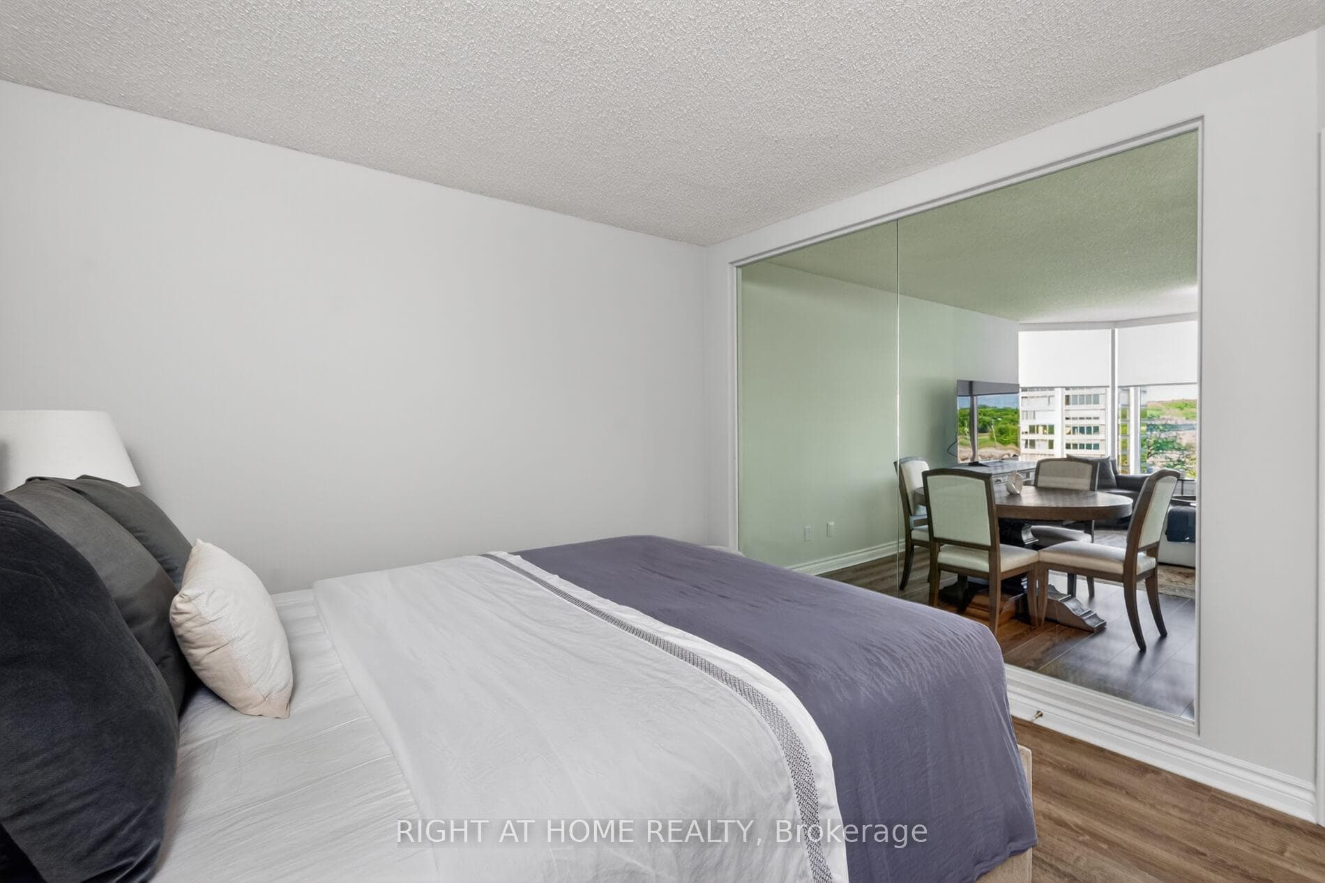 607- 1 Palace Pier Court — property photo