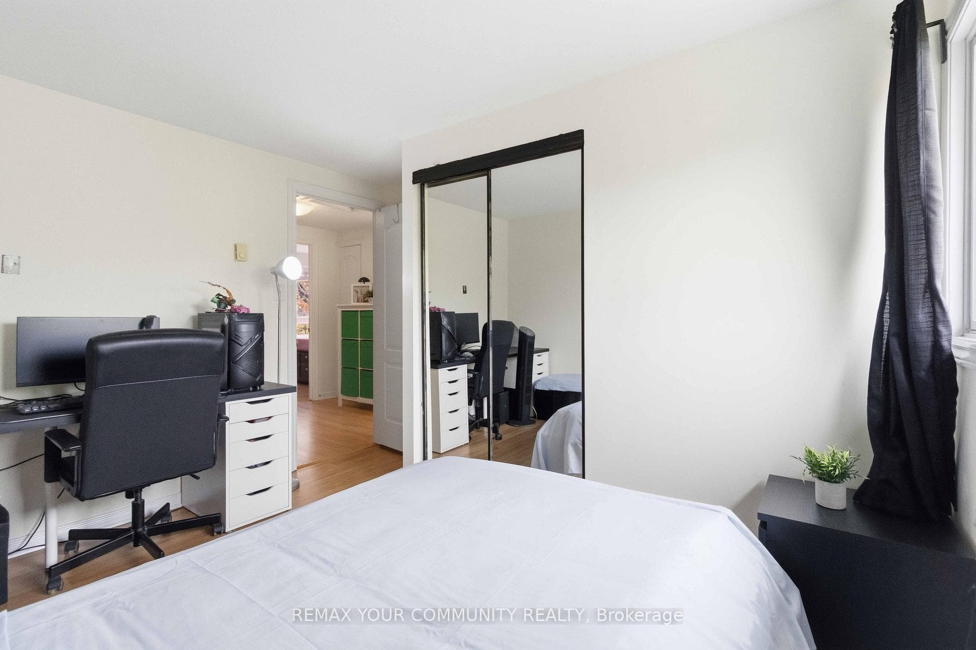 11 Grantbrook Court — property photo
