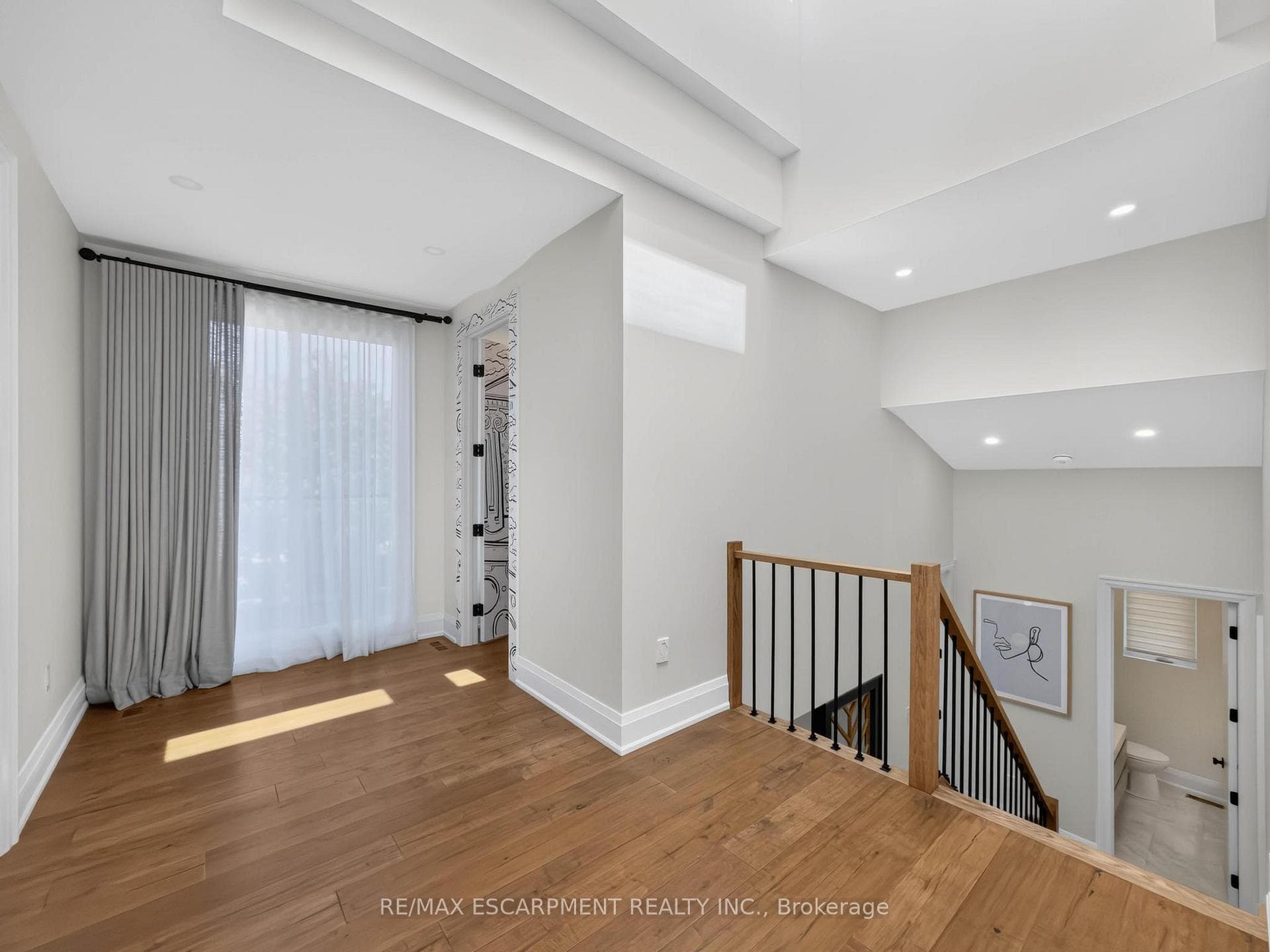 5178 Hunter Drive — property photo