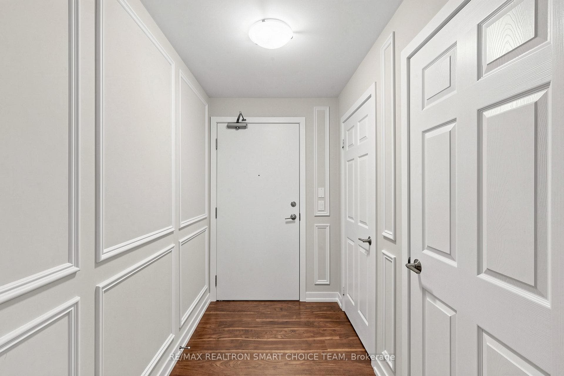 213- 555 William Graham Drive — property photo