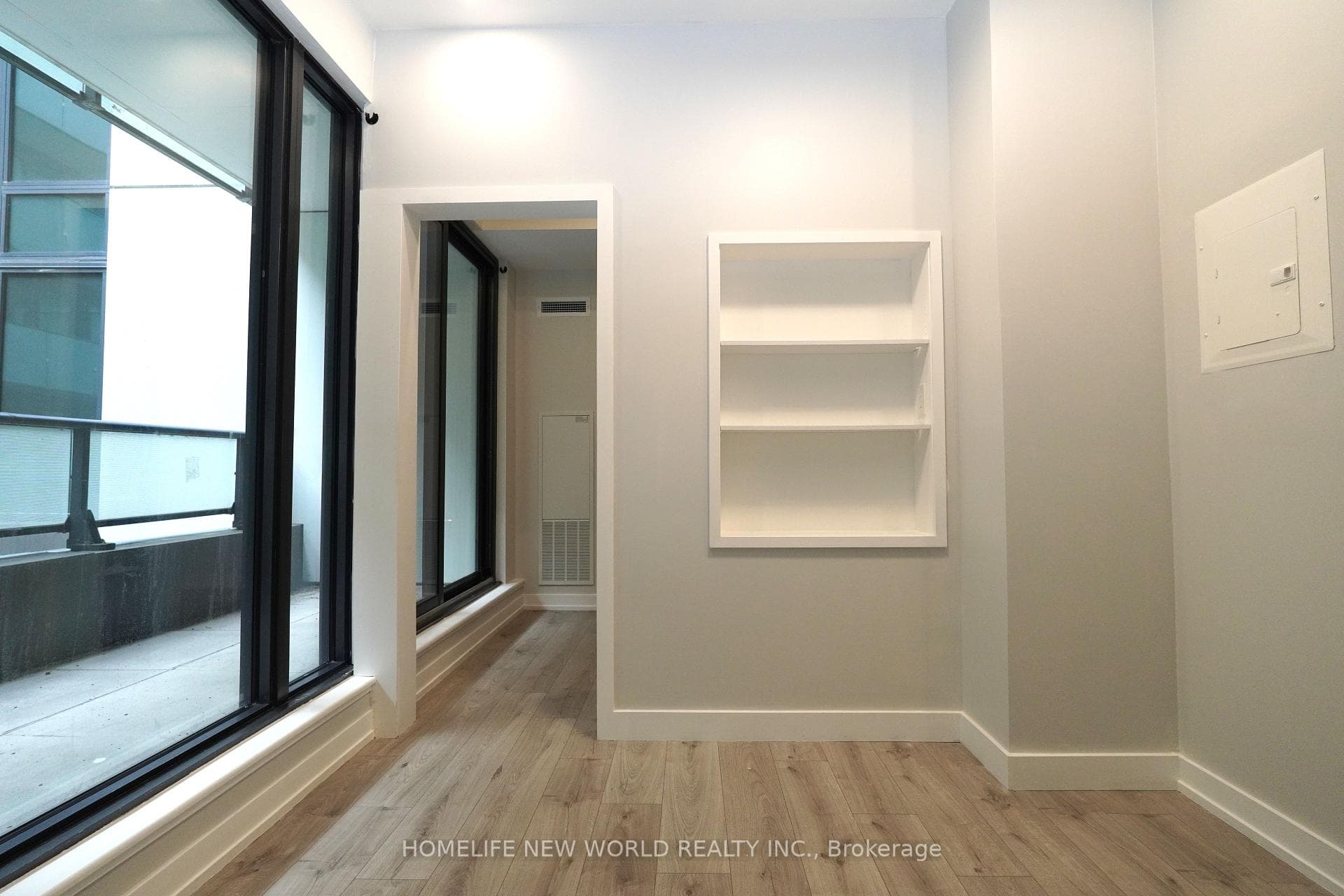 233- 161 Roehampton Avenue — property photo