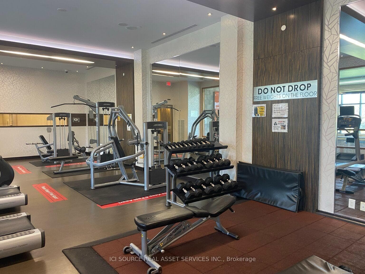 920- 277 South Park Road — property photo