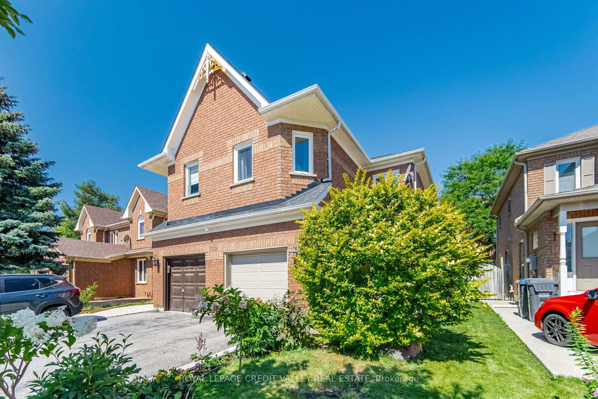 8 Pressed Brick Drive — property photo
