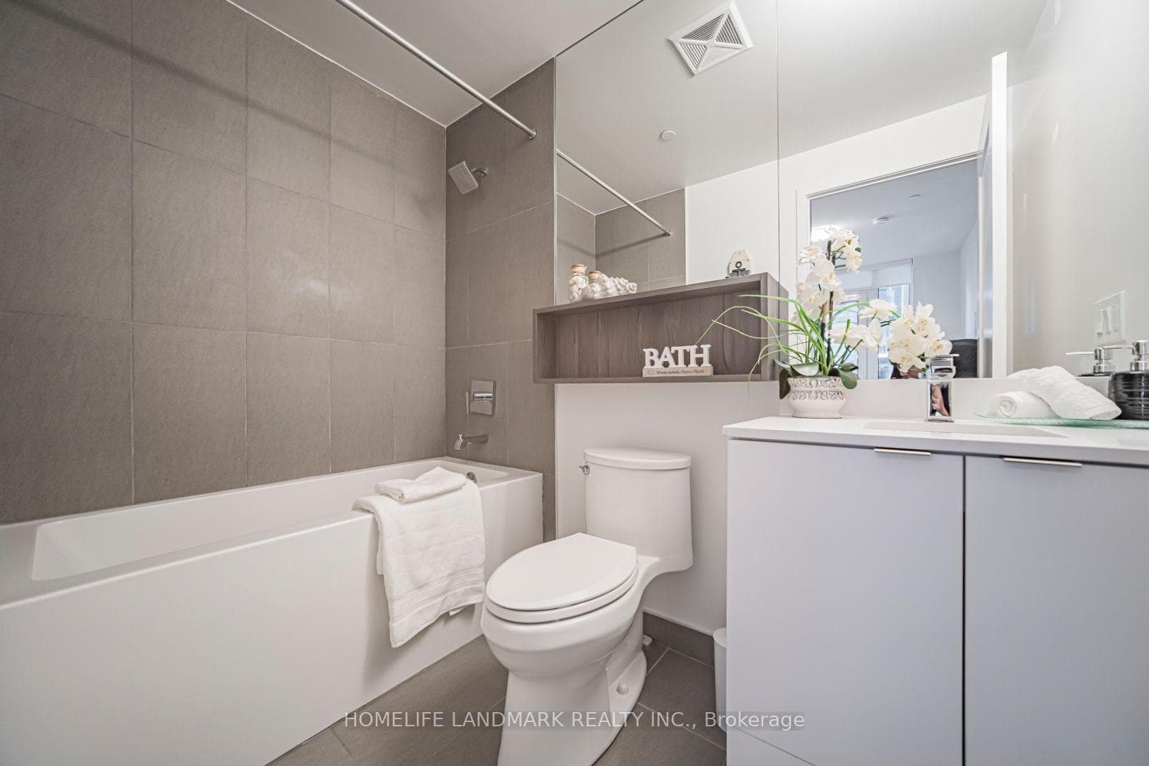 TH-112- 121 Lower Sherbourne Street — property photo