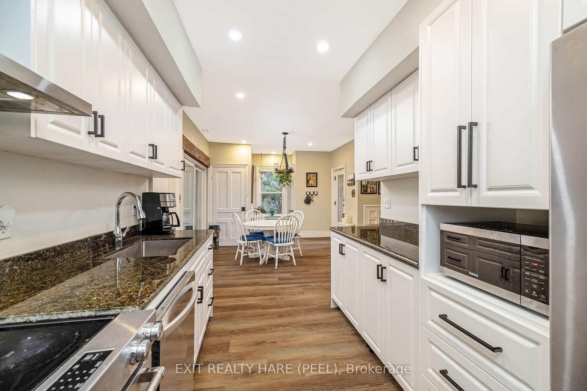 31 Brock Street — property photo