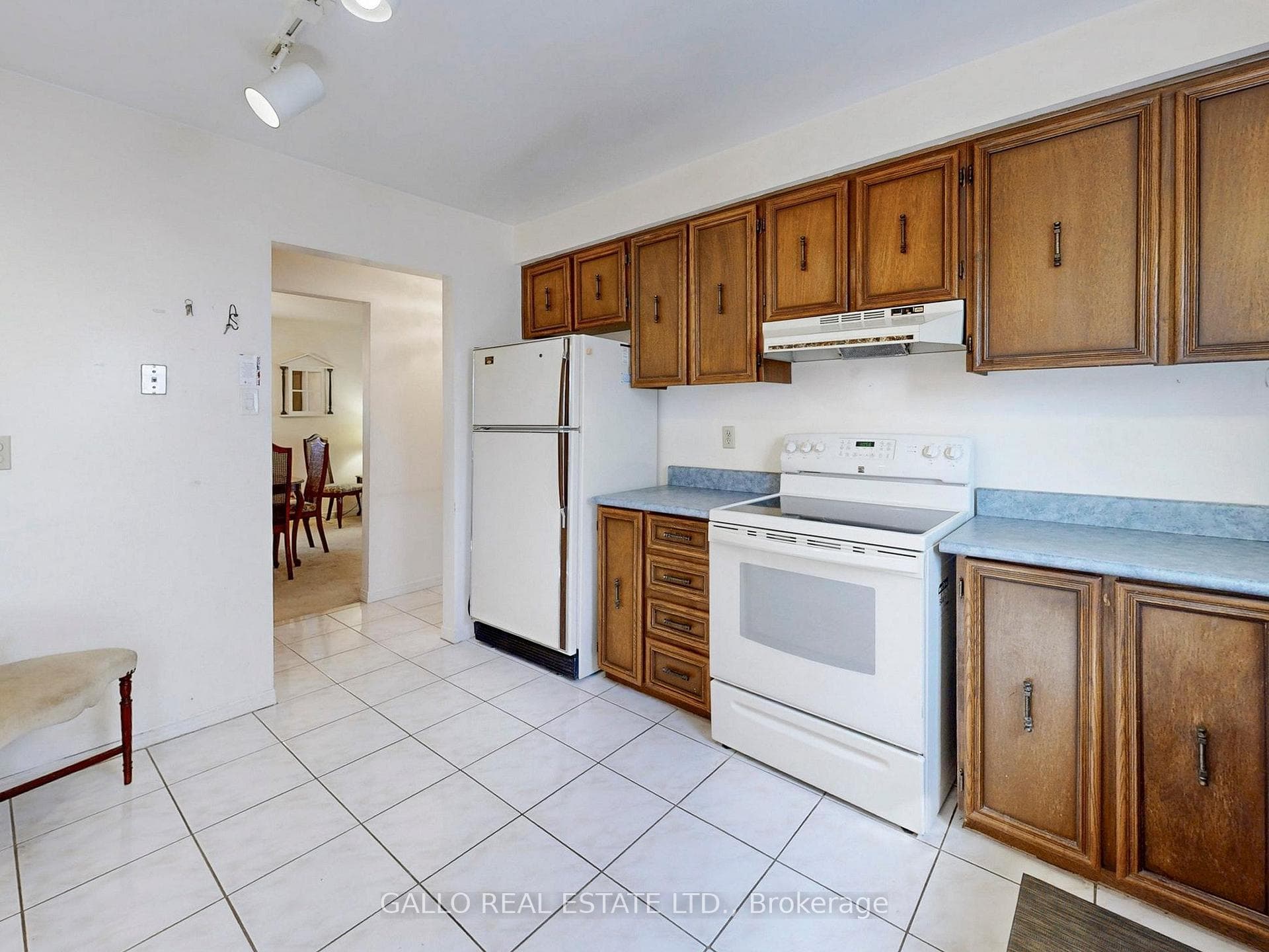 155 Goldhawk Trail — property photo