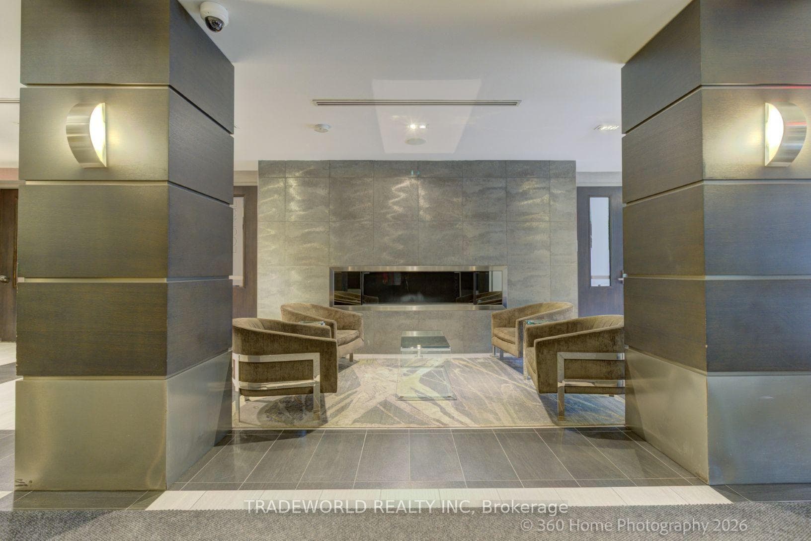 603- 399 Adelaide Street — property photo
