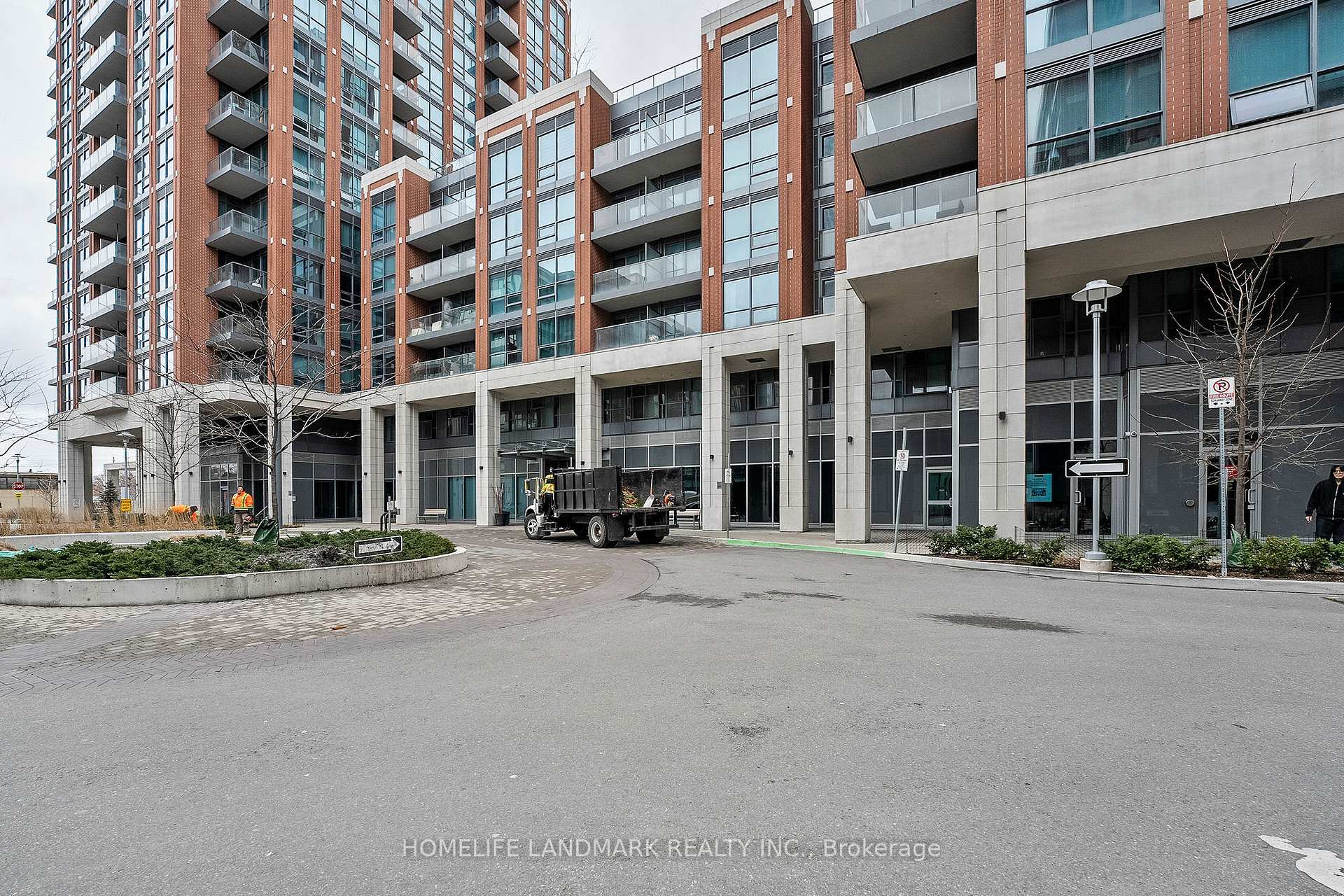359- 31 Tippett Road — property photo