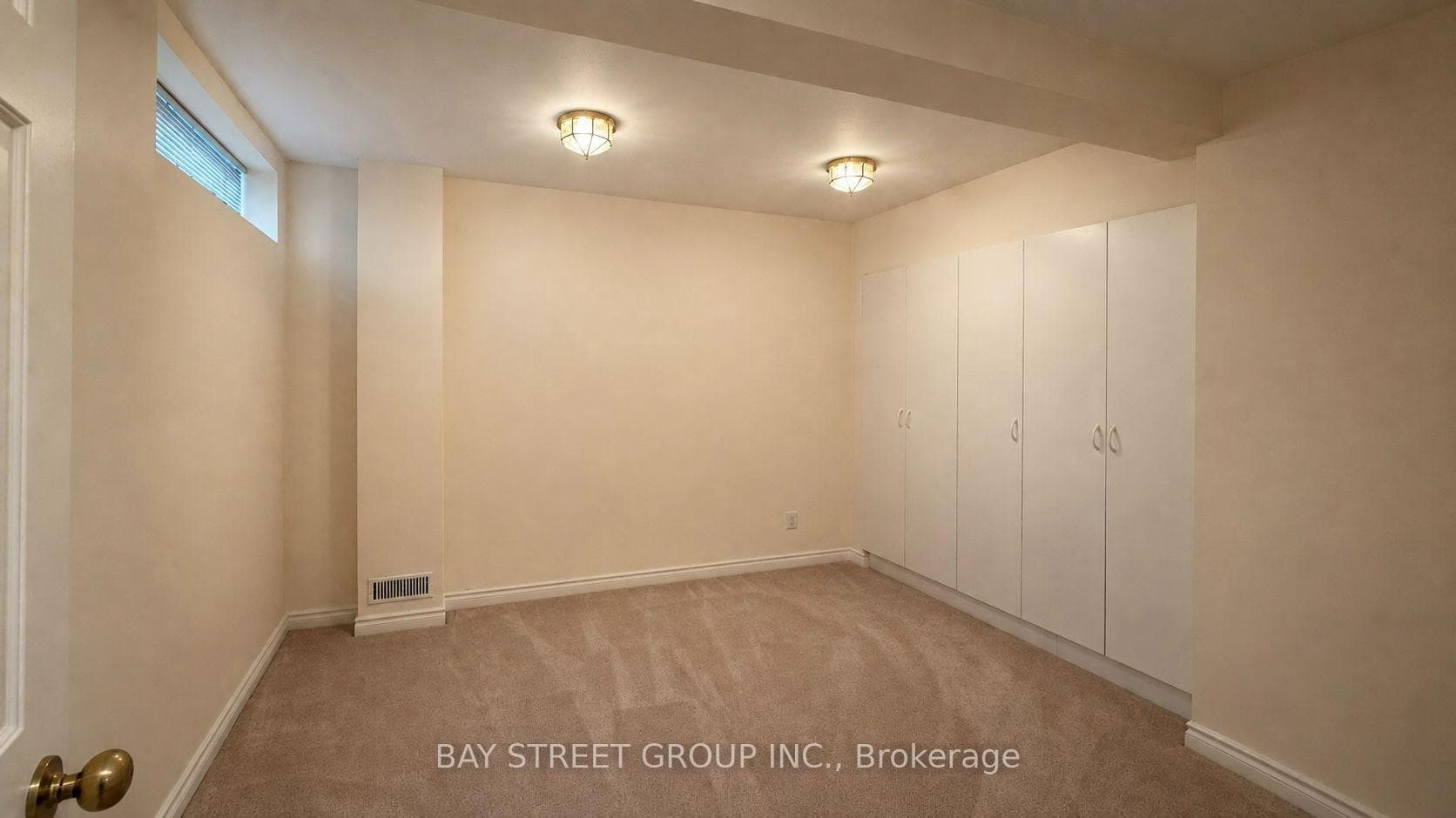 6 Hunt Club Court — property photo