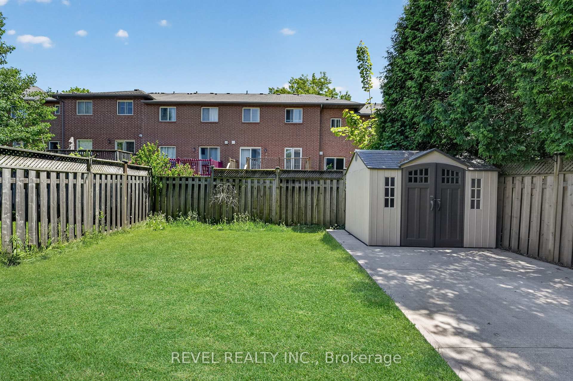 79 Lynnette Drive — property photo
