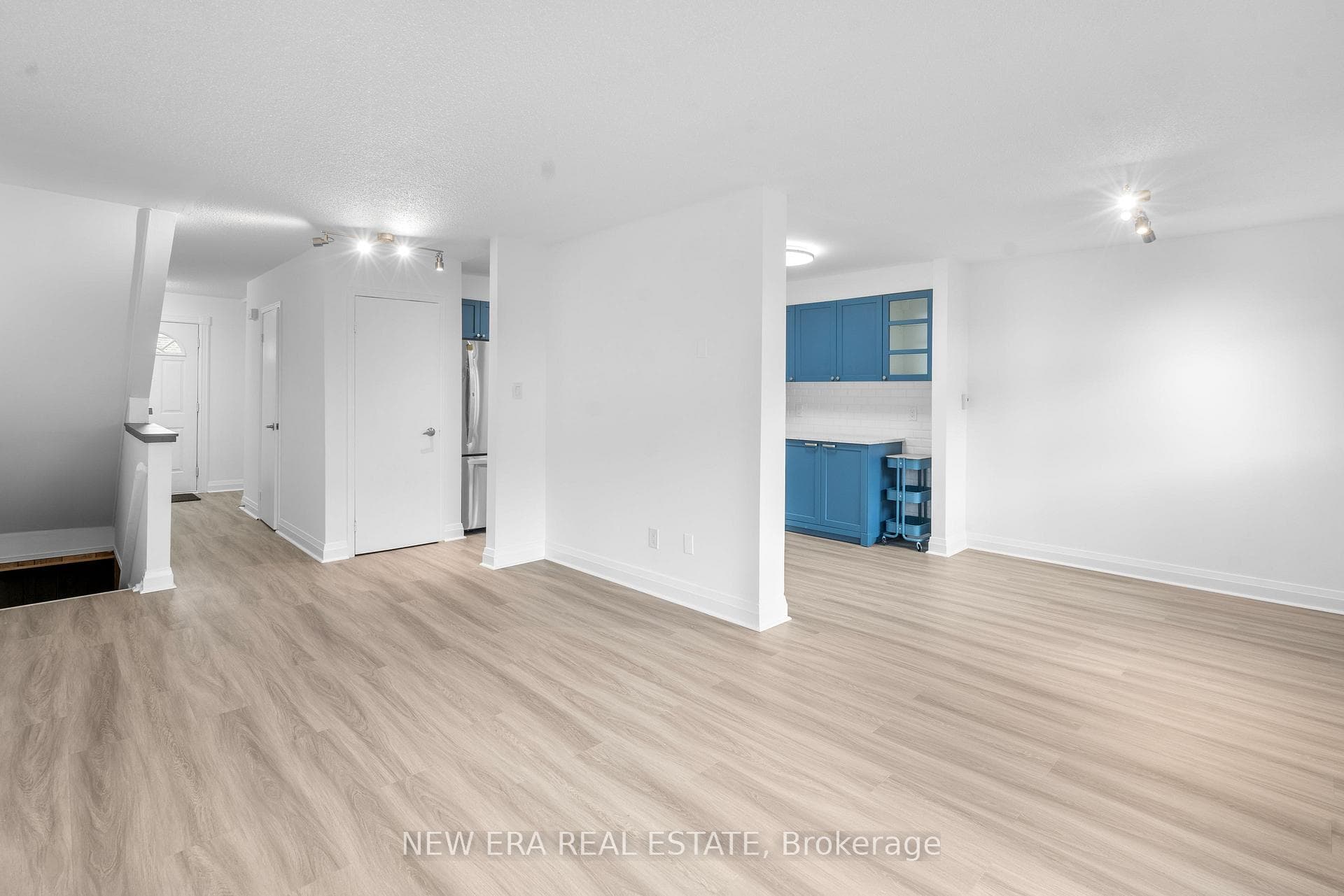 6- 2440 Bromsgrove Road — property photo