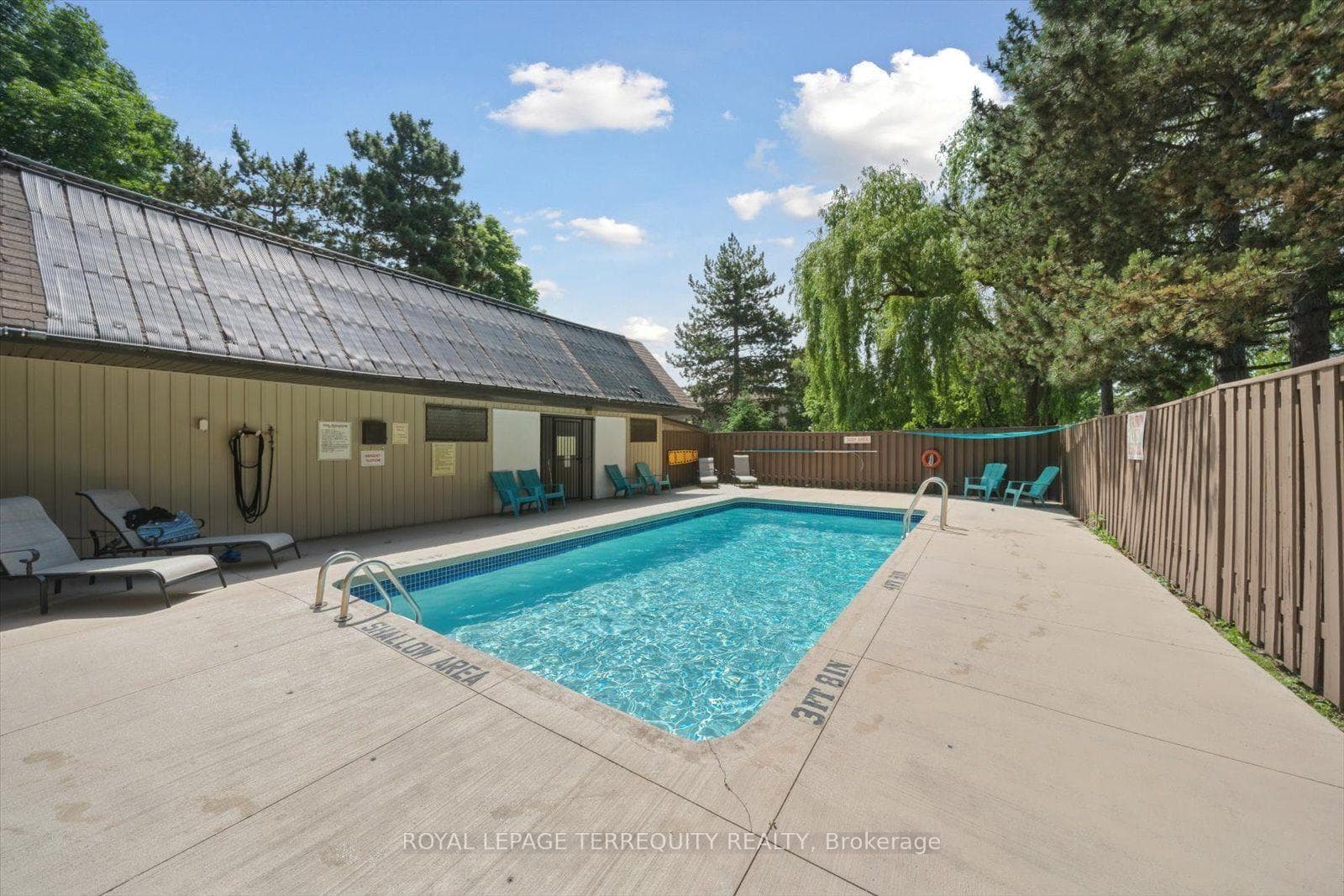 1825 Hyde Mill Crescent — property photo