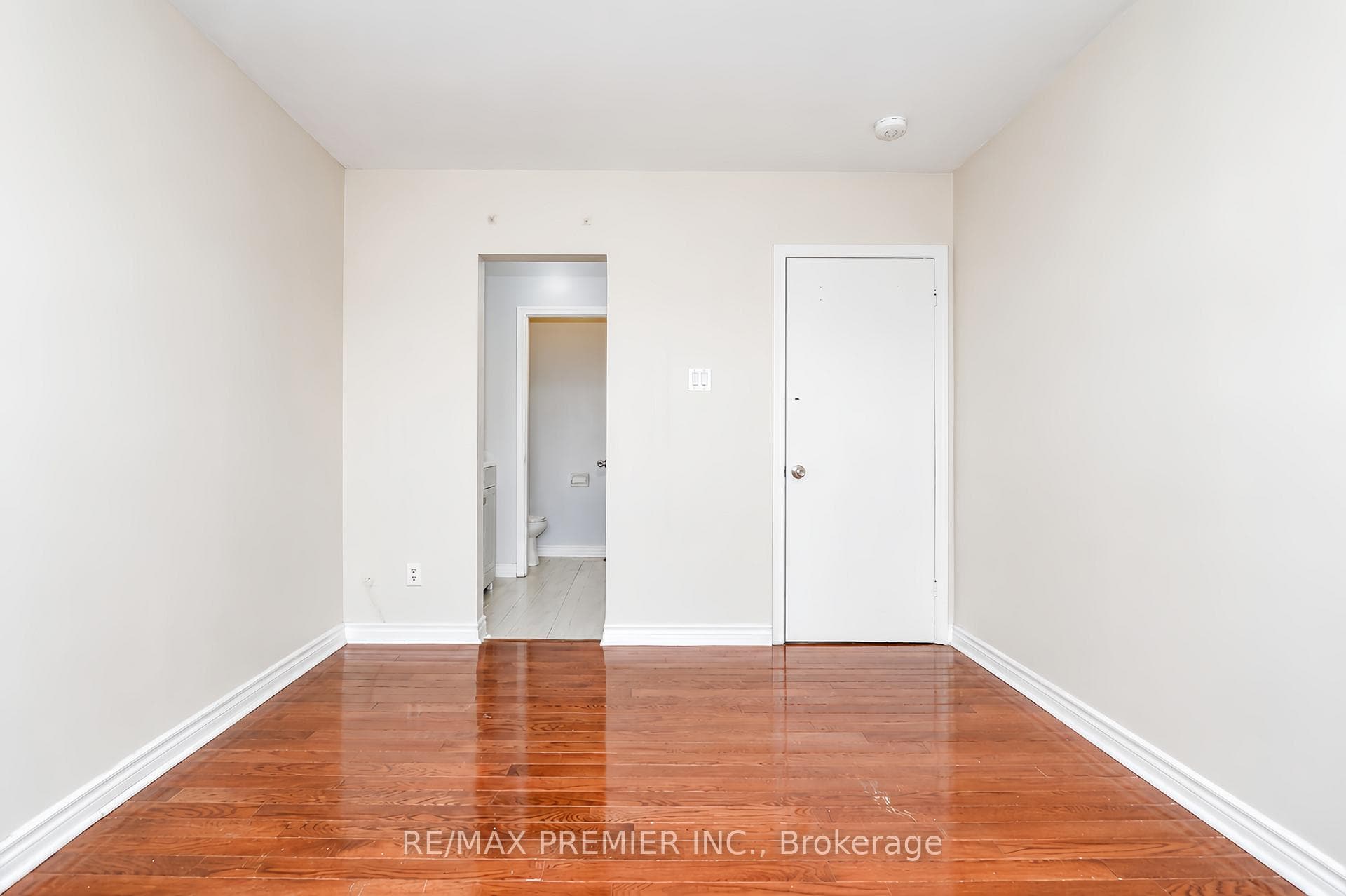 14 Yatescastle Drive — property photo