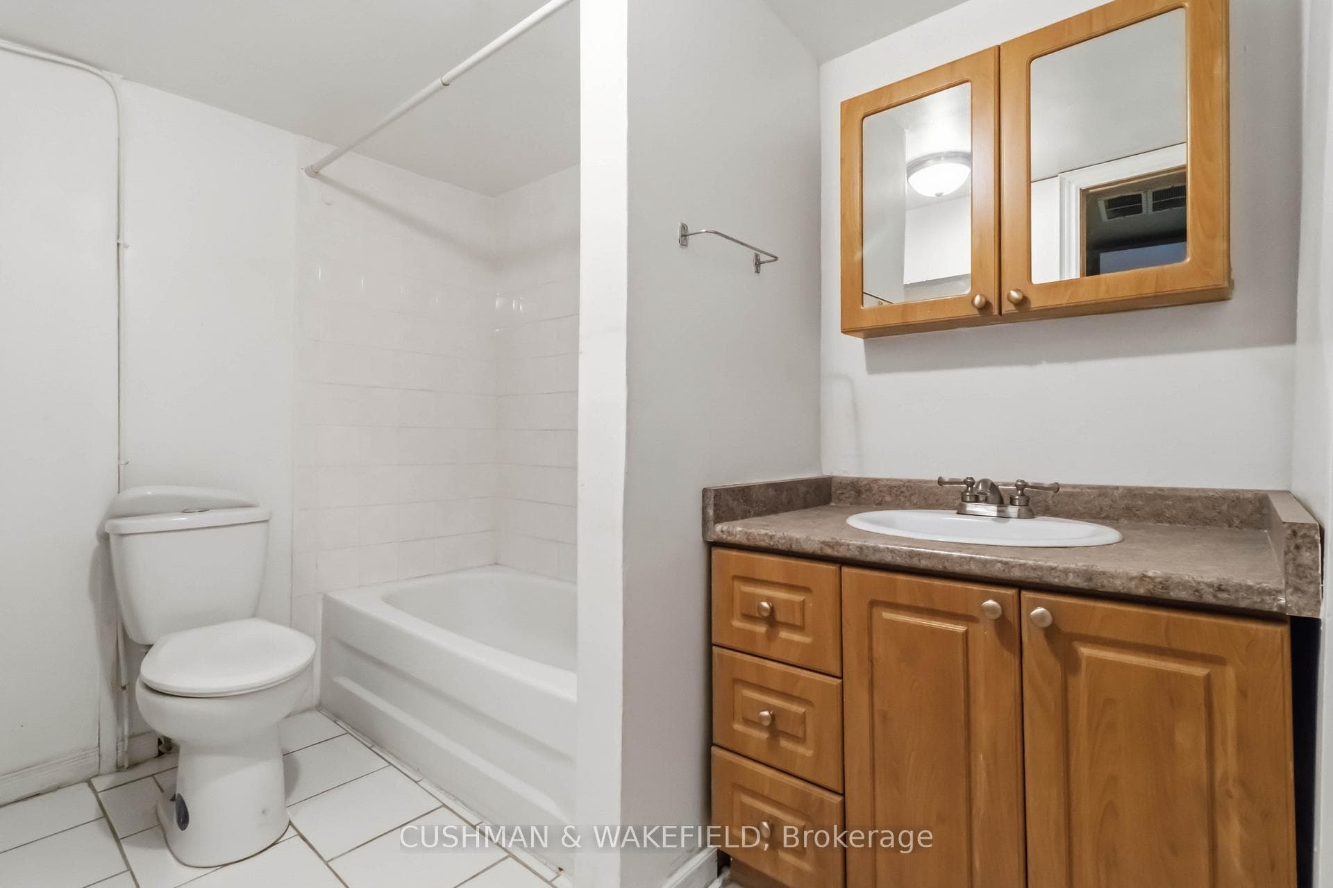 2492 Finch Avenue — property photo