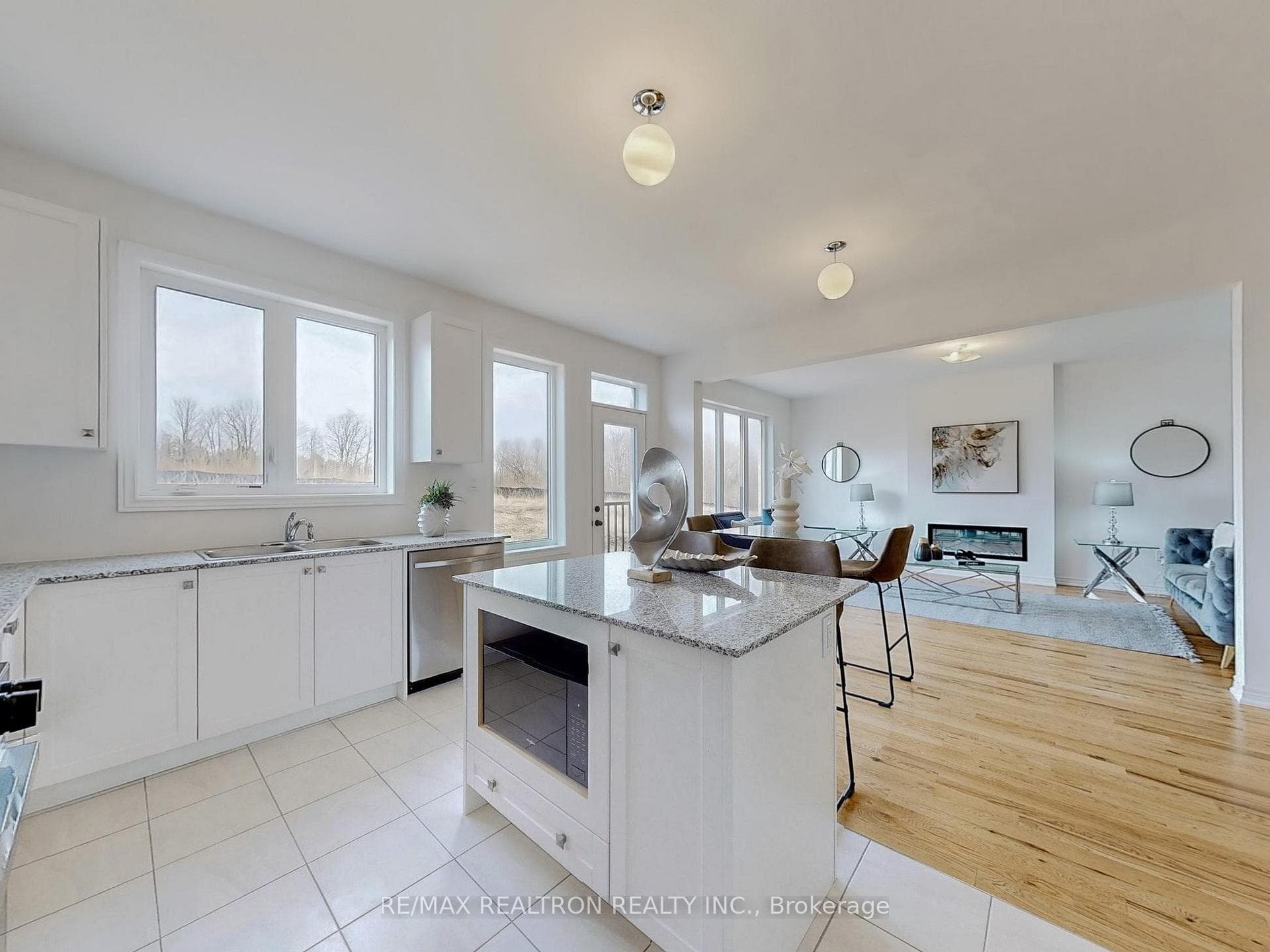 1260 Talisman Manor — property photo