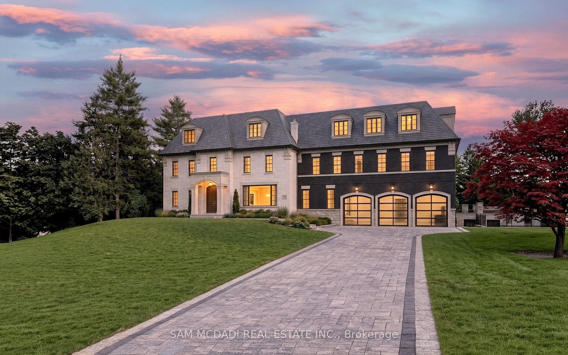 16 Charles Cooper Court — property photo