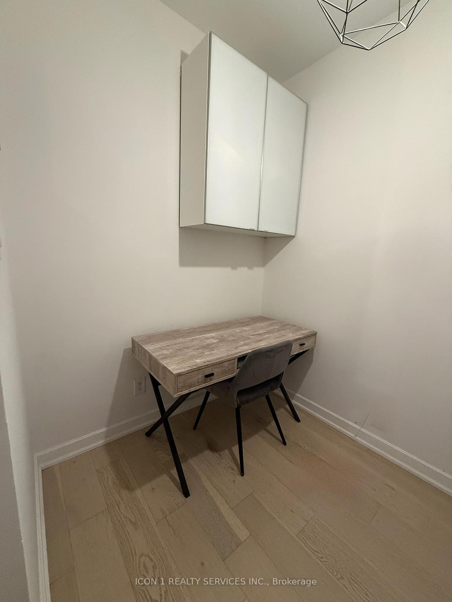 313- 380 Macpherson Avenue — property photo
