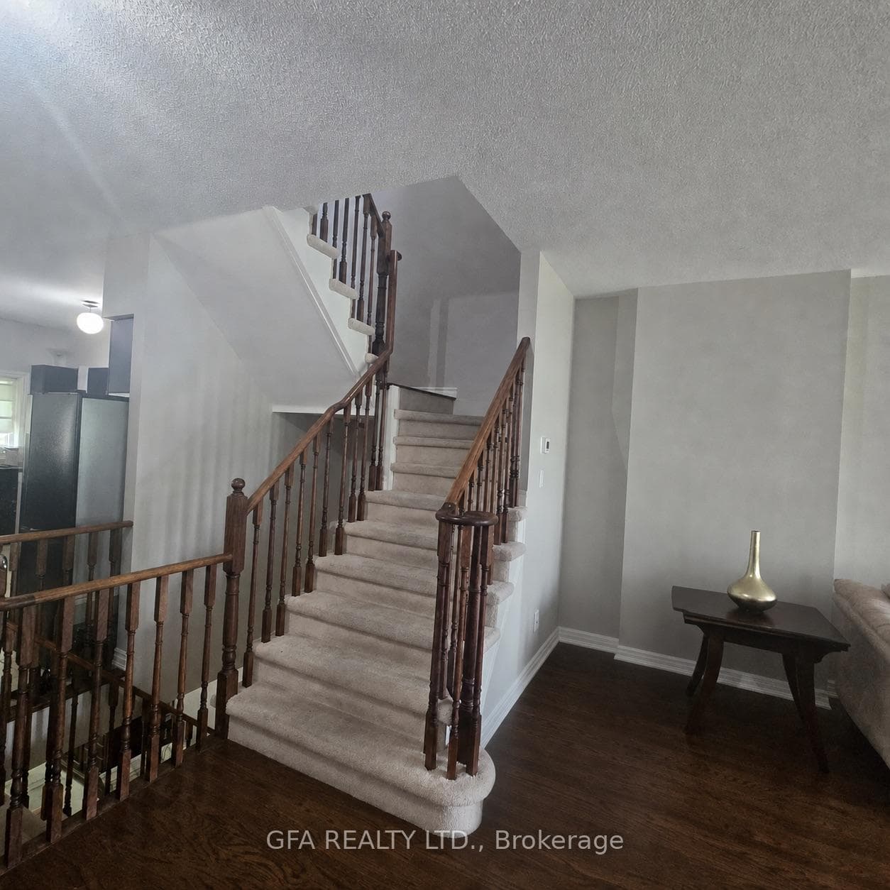 9- 2600 GLENGARRY Road — property photo