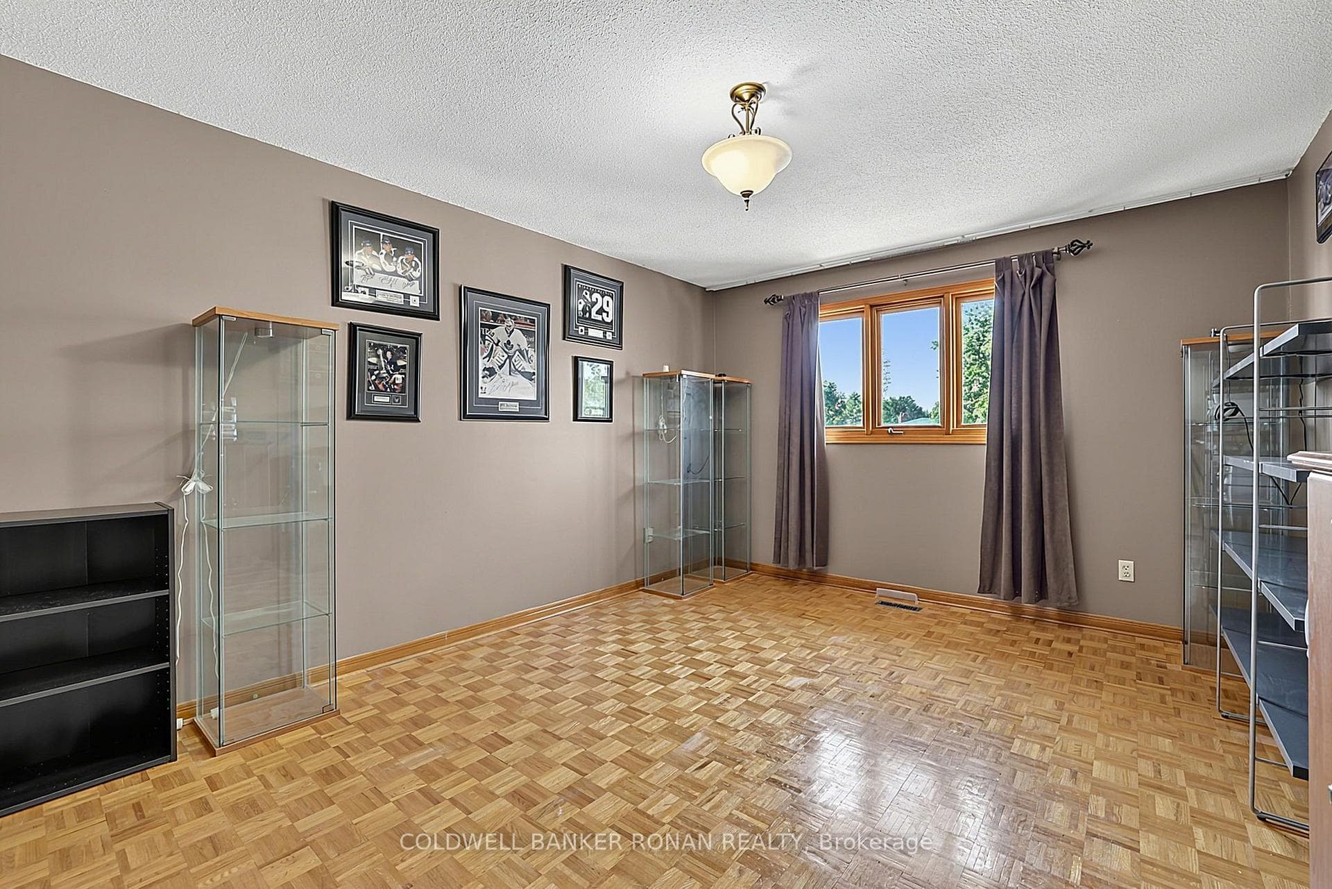 33 Marevan Place — property photo