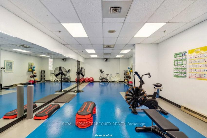 1113- 711 Bay Street — property photo