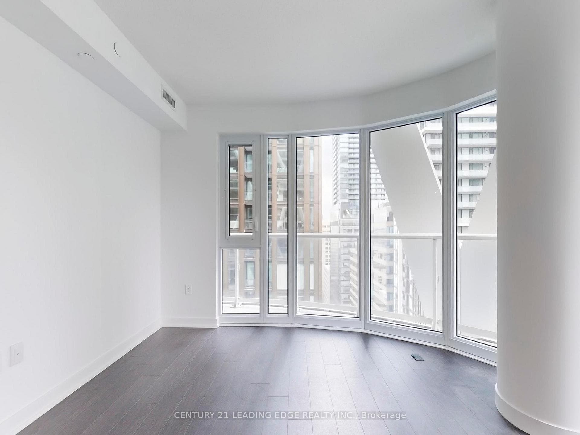 2212- 230 Simcoe Street — property photo