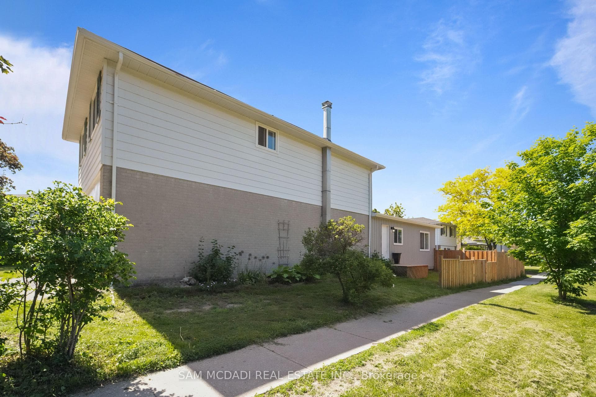70 Briar Road — property photo