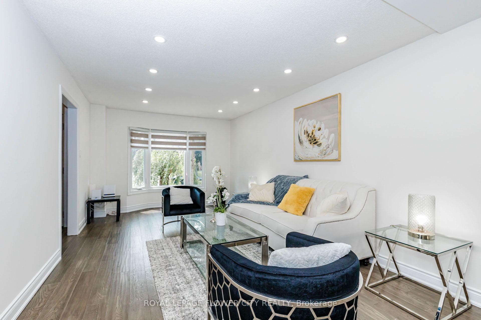 1530 Somergrove Crescent — property photo