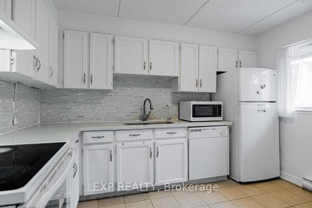 201- 180 Mississauga Valley Boulevard — property photo