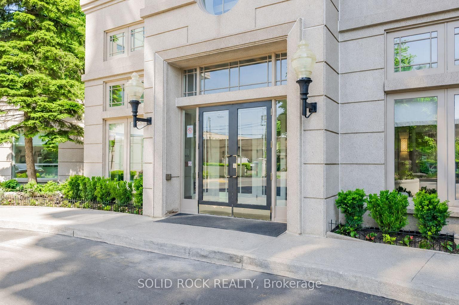 408- 8 Covington Road — property photo