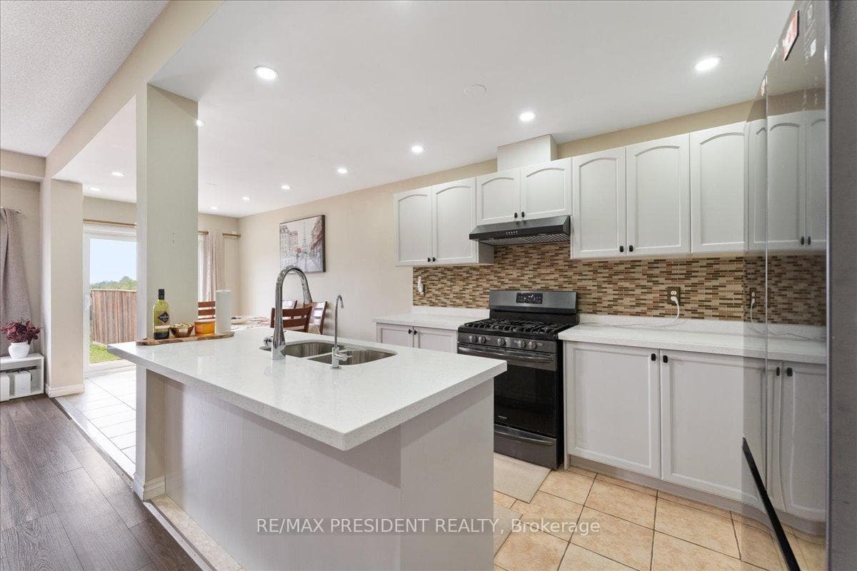 285 Southbrook Drive — property photo