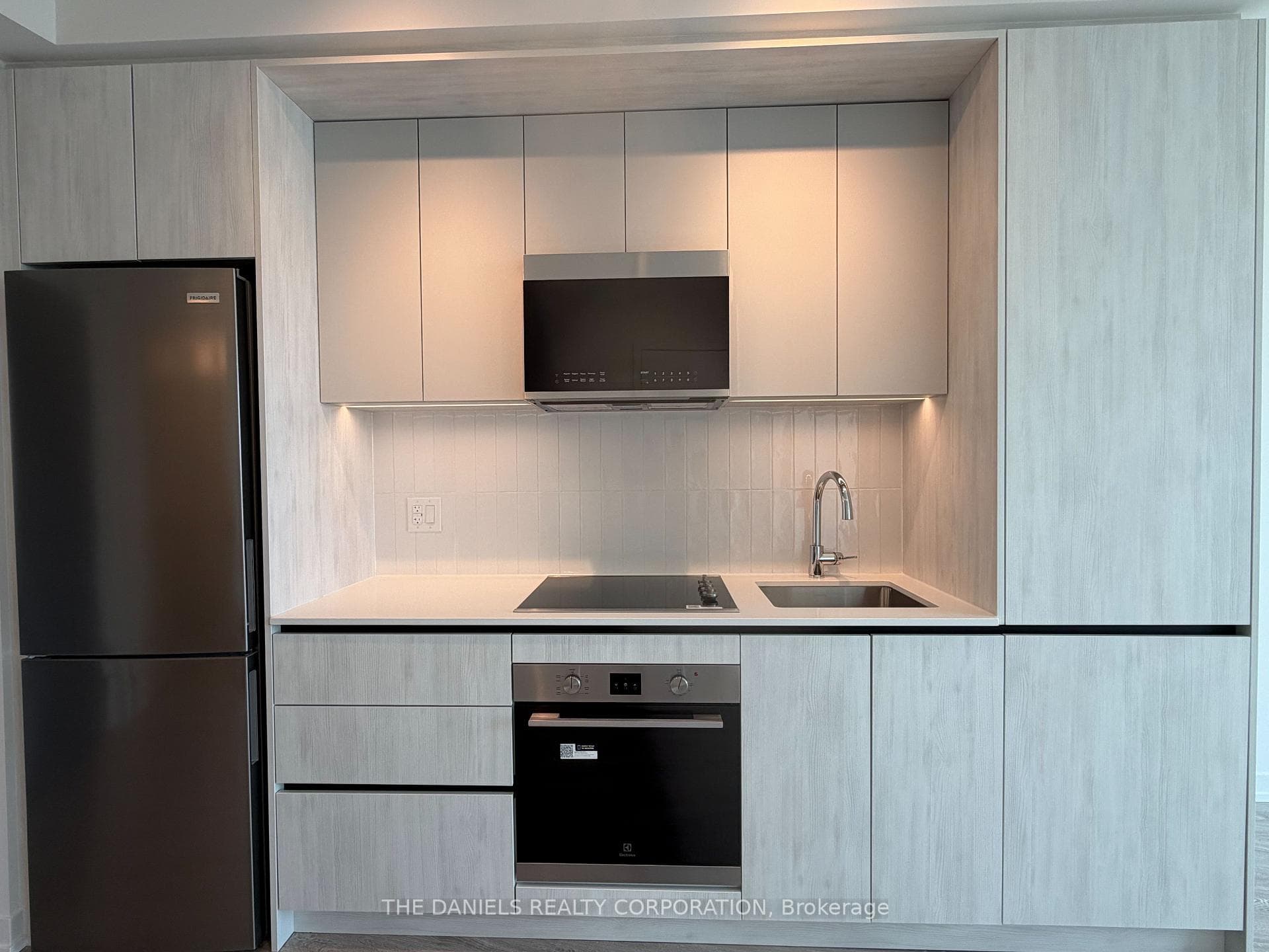 1222- 2485 Eglinton Avenue — property photo