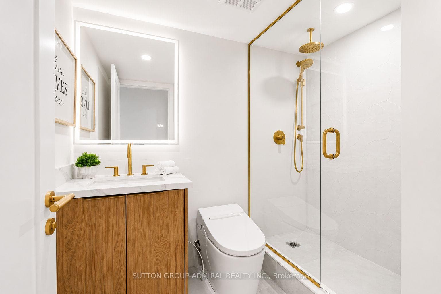 311- 7250 Yonge Street — property photo