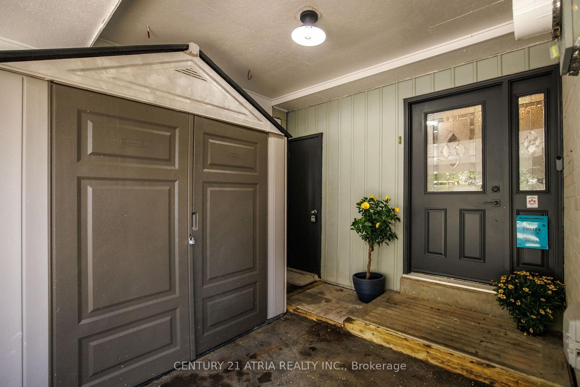 58 Traverston Court — property photo